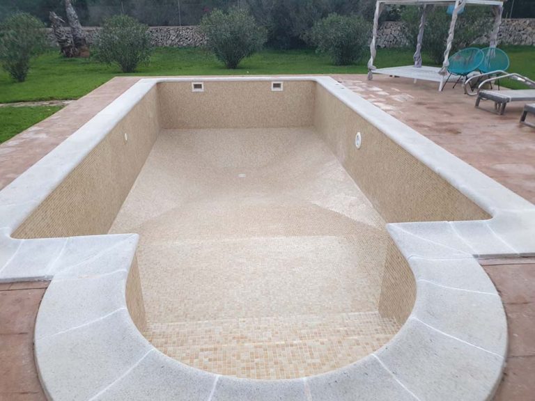constructor de piscinas y reformas de piscinas de obra