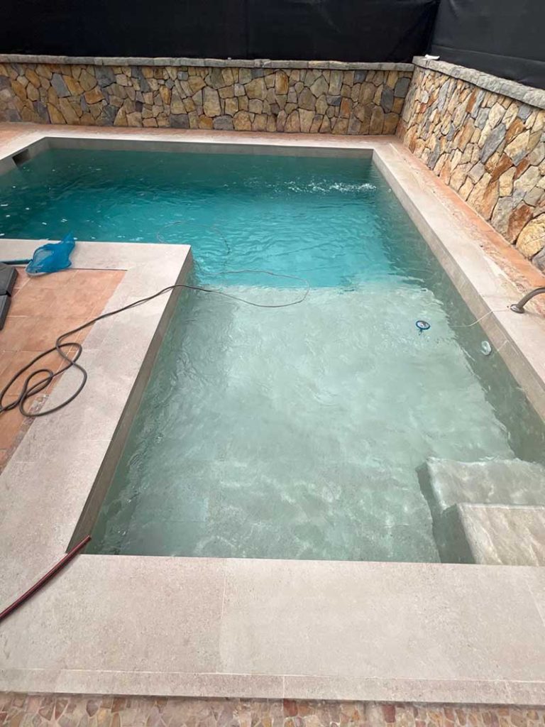 constructor de piscinas y reformas de piscinas de obra